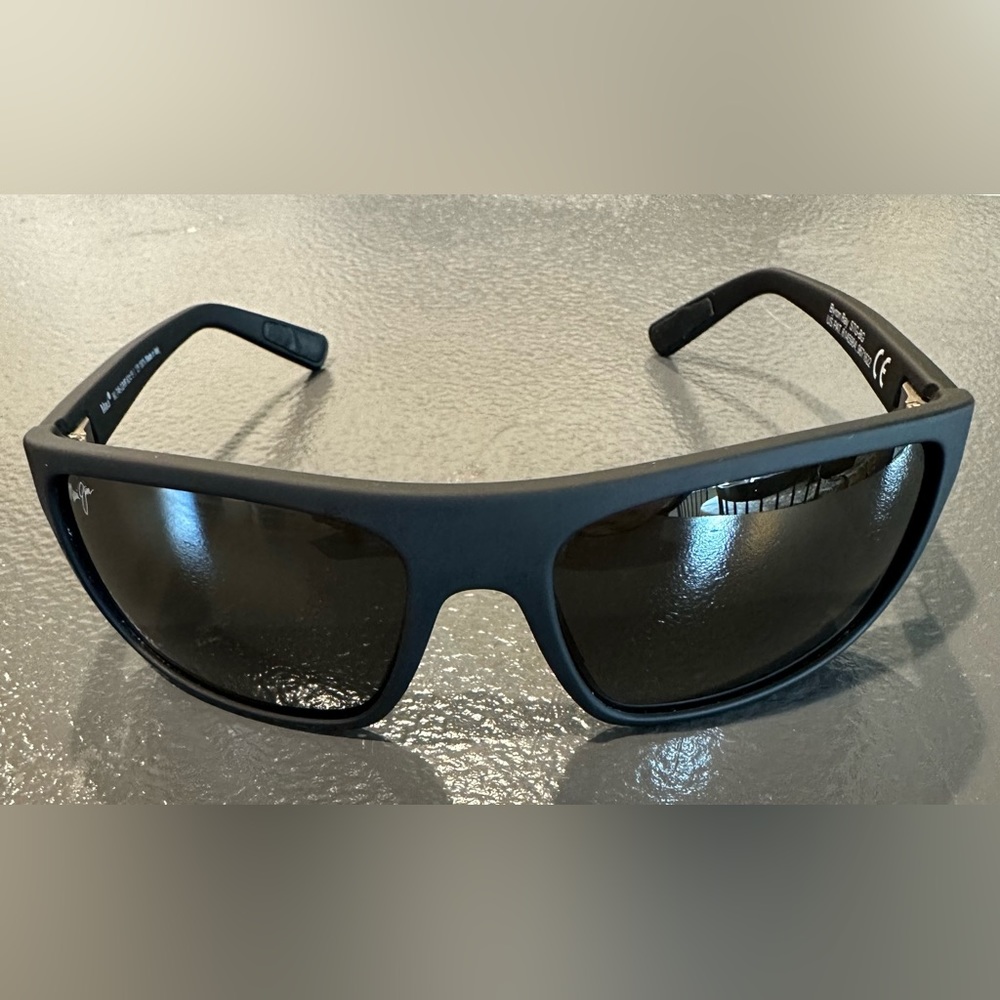 Maui Jim Byron Bay Polarized Wrap Sunglasses. 746-02MR